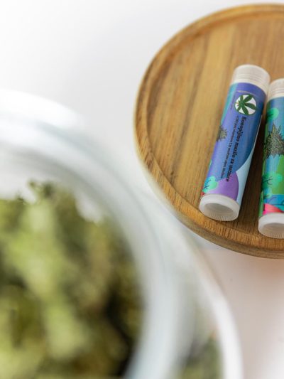 Konopljino mazilo za ustnice